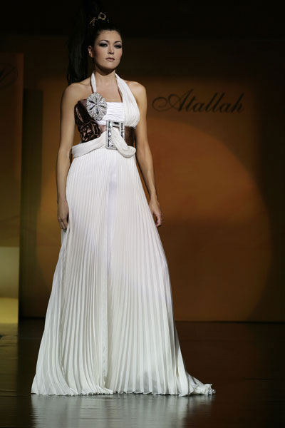 ما هي النصيحة التي يقدمها مصمم أزياء المشاهير لـ"هيفاء"؟ 