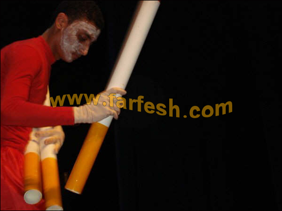 شايف يسير على خطى الصامتين ويحاور الرجل الذي تبناهم شايف يسير على خطى الصامتين ويحاور الرجل الذي تبناهم