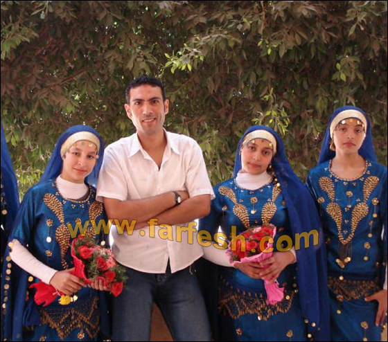 شايف يسير على خطى الصامتين ويحاور الرجل الذي تبناهم شايف يسير على خطى الصامتين ويحاور الرجل الذي تبناهم