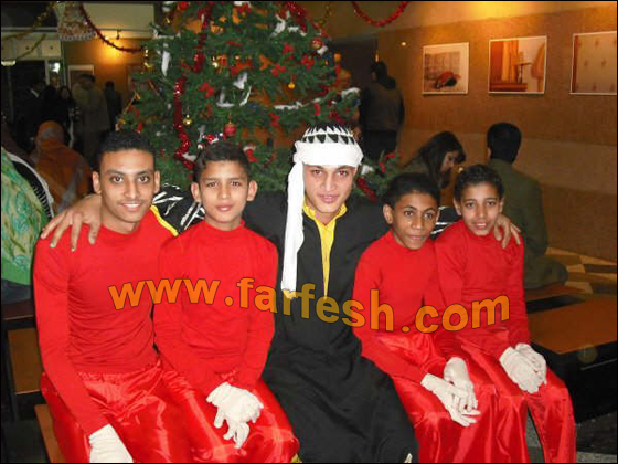 شايف يسير على خطى الصامتين ويحاور الرجل الذي تبناهم شايف يسير على خطى الصامتين ويحاور الرجل الذي تبناهم