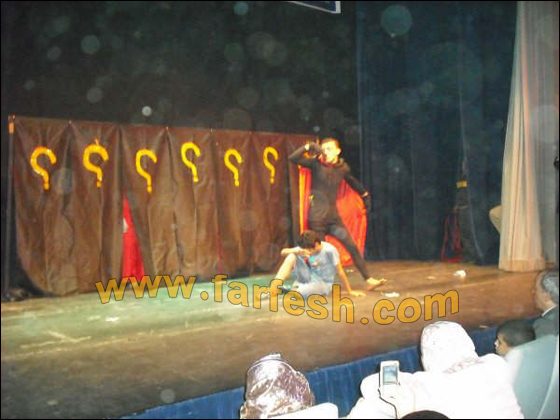 شايف يسير على خطى الصامتين ويحاور الرجل الذي تبناهم شايف يسير على خطى الصامتين ويحاور الرجل الذي تبناهم