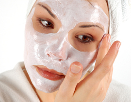 قناع للعناية بالمنطقة الرقيقة المحيطة بالعينين