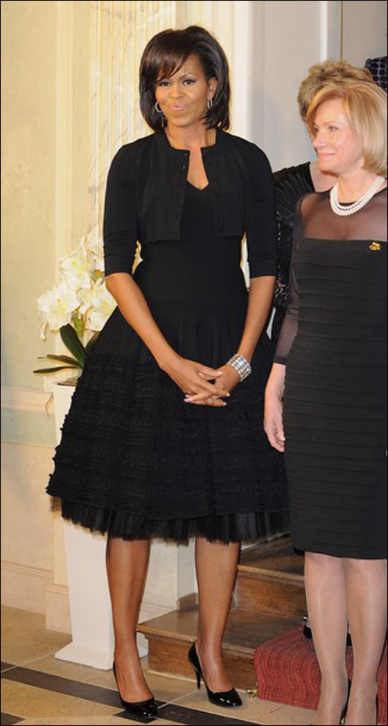 بعد إفلاس مصممة أزياء أوباما من سيصمم لها ملابسها؟؟ 