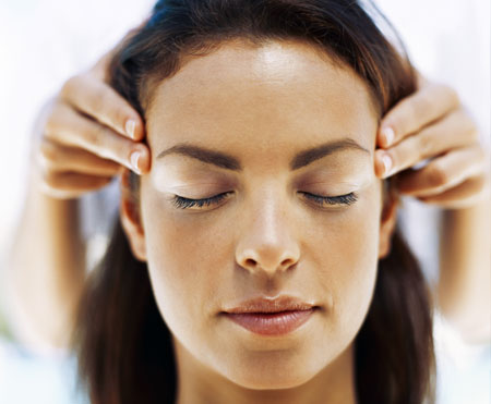 كيف تختارين ما يناسبك من الرموش الصناعية؟