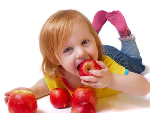 الاطفال ينجذبون الى الفاكهة الملونة!