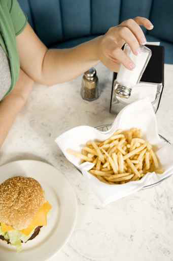 1000 دولار غرامة لكل شخص يستعمل الملح في نيويورك!!