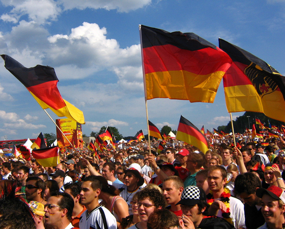 الالمان يرفعون شعار : يحيا الجمال"!! الالمان يرفعون شعار : يحيا الجمال"!!