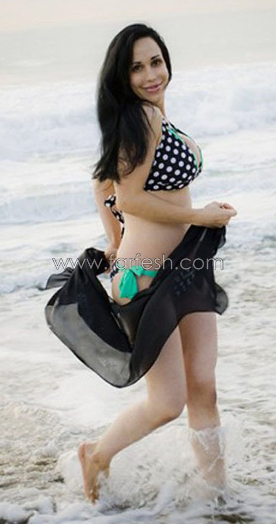 ناديا سليمان صاحبة البطن الكبير تعرض بالمايوه البكيني!!