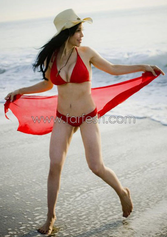 ناديا سليمان صاحبة البطن الكبير تعرض بالمايوه البكيني!!