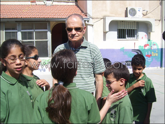 كفيف يصلح آلات الطباعة ويتفوق على 4000 معلم مبصر! 