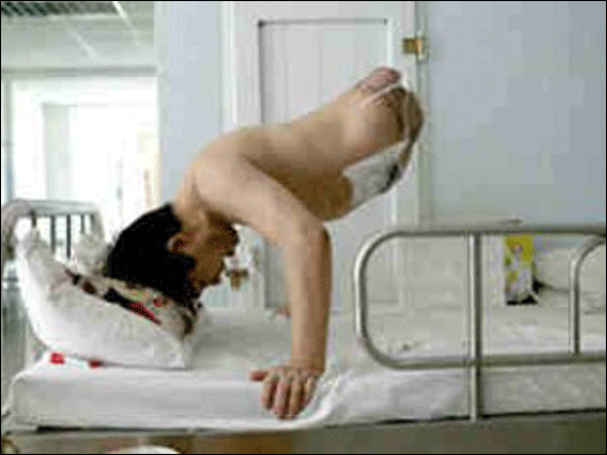 بعد استئصال نصفه افتتح متجر نصف رجل بنصف السعر!