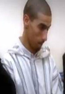 شاب من ذوي الاحتياجات الخاصة يحفظ القرآن الكريم غيباً! 