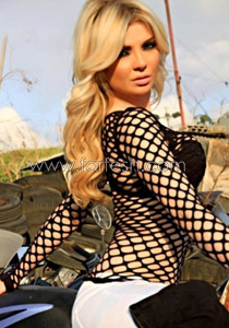 ميريام كلينك: لن الجأ الى الفضائح الجنسية للفت الانظار اليّ كعارضة!!