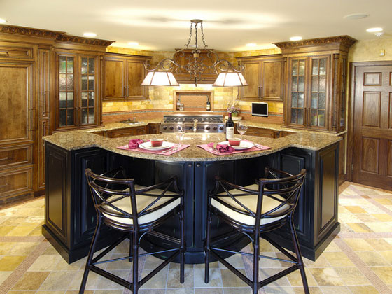 مطابخ متنوعة التصاميم بألوان مختلفة 