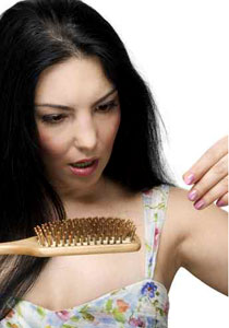 اليك بعض الوصفات لتخفيف تساقط الشعر!