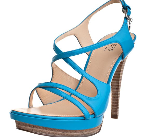 صنادل راقية بمختلف الألوان 