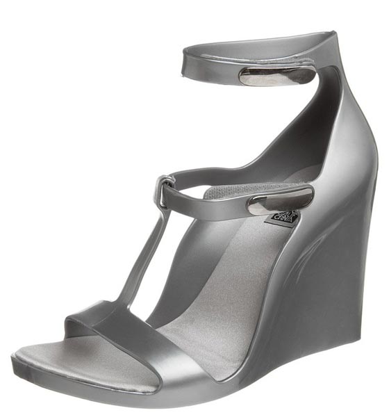 صنادل راقية بمختلف الألوان 