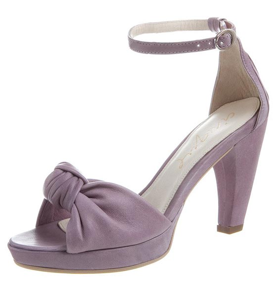 صنادل راقية بمختلف الألوان 