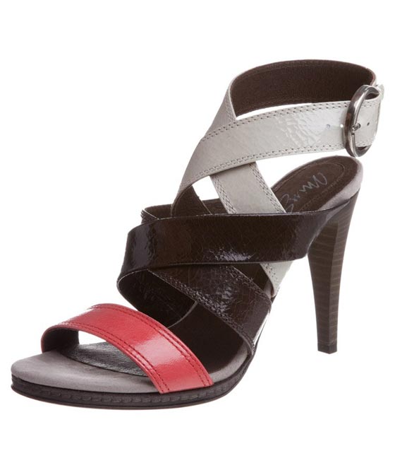 صنادل راقية بمختلف الألوان 