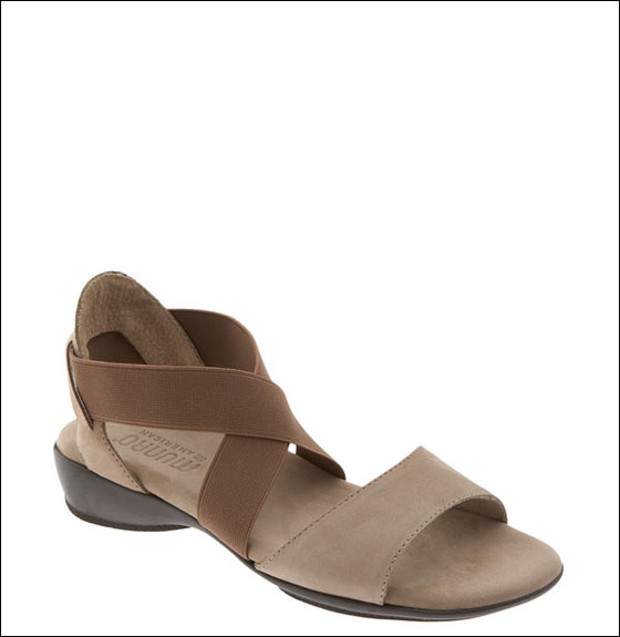 اليكم أجمل وأريح صنادل موضة 2010!