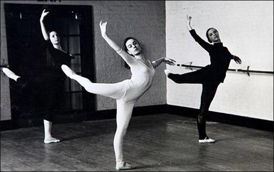 صماء.. لكنها برعت كراقصة على إيقاع نابع من داخلها!