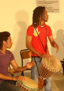 نخبة من الصم ينجحون في تكوين.. فرقة موسيقية في المغرب!