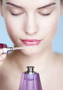 كيف تثبتي العطر على جلدك لفترة طويلة؟!!