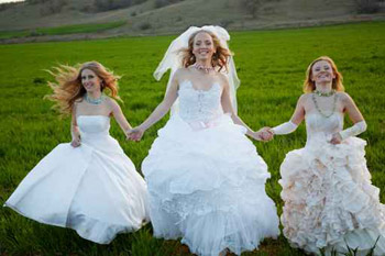 للمقبلات على الزواج.. اليكن تشكيلة رائعة من فساتين الزفاف!!