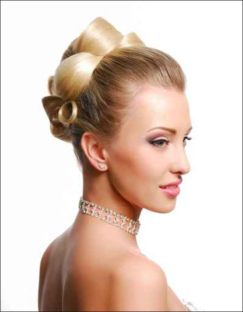 لتتالقي باجمل تسريحات الشعر.. اليك هذه الافكار الانيقة!