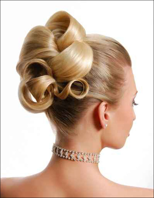 لتتالقي باجمل تسريحات الشعر.. اليك هذه الافكار الانيقة!