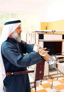 اماراتي يخترع سريرا مجهزًا بكافة وسائل الراحة لخدمة المرضى!