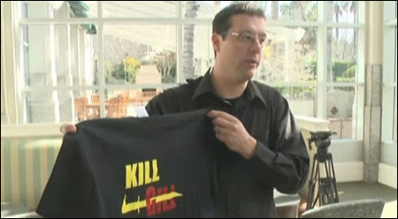 مرعب:أمريكي يكتشف ورم سرطاني بحجم كرة قدم في ظهره!