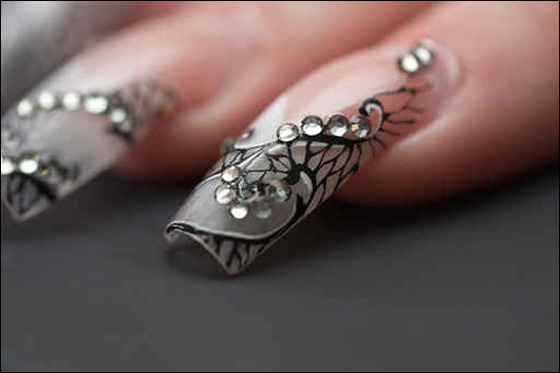 اليكن.. مجموعة رائعة من طلاء الاظافر متعددة الالوان!!