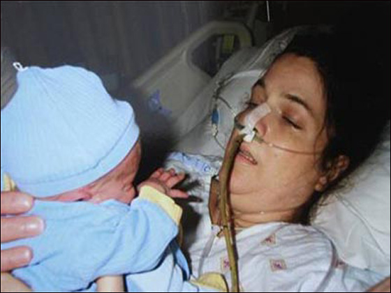 رغم الخطورة.. بريطانية ترفض العلاج الكيميائي لتنقذ الجنين! 