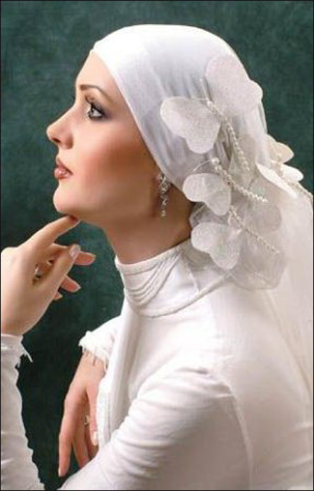 للمحجبات المقبلات على الزفاف.. اليكن مجموعة لفات طرح رائعة