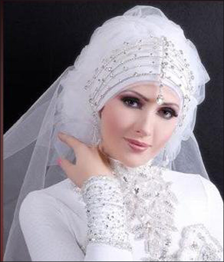 للمحجبات المقبلات على الزفاف.. اليكن مجموعة لفات طرح رائعة