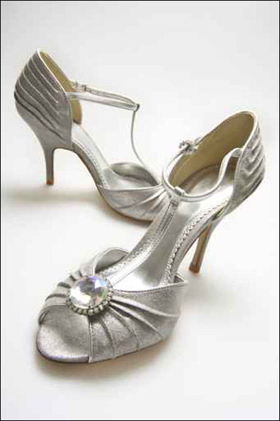 اليك سيدتي.. احدث واجمل الصنادل الصيفية!! 