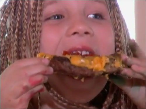 مطعم "النوبة القلبية" يصرح بان طعامه مضر والمئات يذهبون اليه!