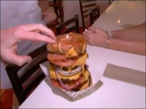 مطعم "النوبة القلبية" يصرح بان طعامه مضر والمئات يذهبون اليه!