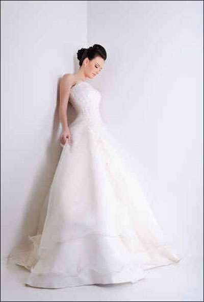 لكل المقبلات على الزواج.. إليكن مجموعة من فساتين الزفاف!