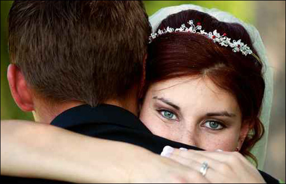 الى كل عروس.. اليك تشكيلة من التيجان لتتالقي يوم زفافك!