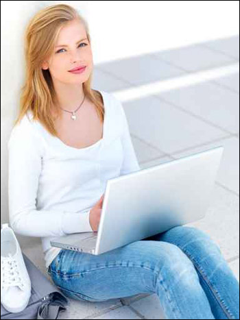 إليك.. تشكيلة مميزة من بناطلين الجينز 