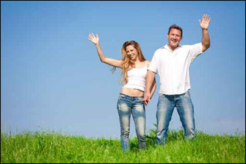 إليك.. تشكيلة مميزة من بناطلين الجينز 