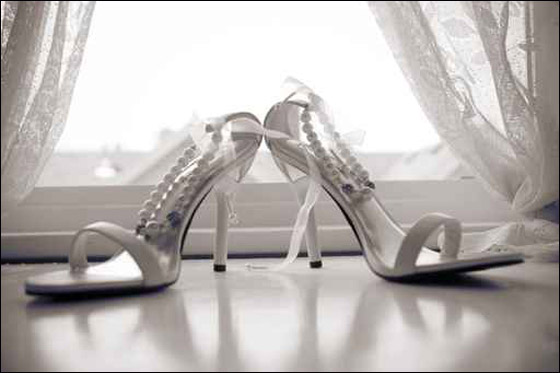 للمقبلات على الزواج.. تشكيلة رائعة من احذية العرائس!
