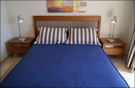 الديكور الأزرق يزين منازلكم!! 