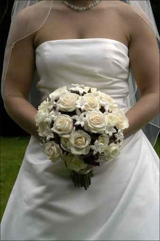 اليكن.. مجموعة رائعة من باقات الورود للعرائس!!! 