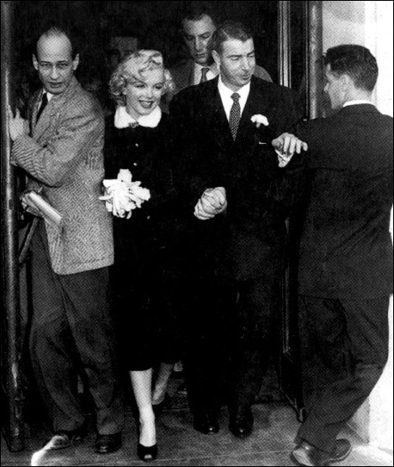 بالصور.. أجمل فساتين عرائس ارتدتها النجمات عبر التاريخ