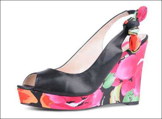 بالصور.. صنادل مريحة وعصرية ذو الكعب السميك!