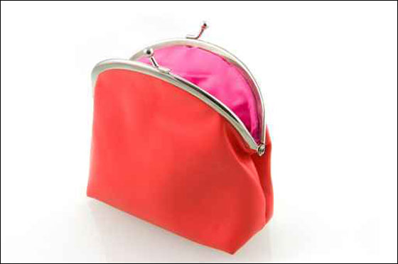 اليك سيدتي.. تشكيلة من محفظات النقود لكل مناسبة!