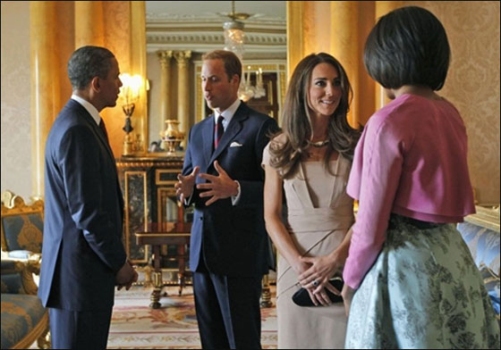 مفاجأة: فستان كيت يباع بالمتاجر الشعبية ولا يتعدى الـ 270 دولار